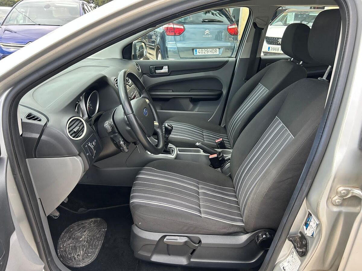 FORD FOCUS TREND ESTATE 1.6 TDCI SPANISH LHD IN SPAIN 102000 MILES SUPERB 2009